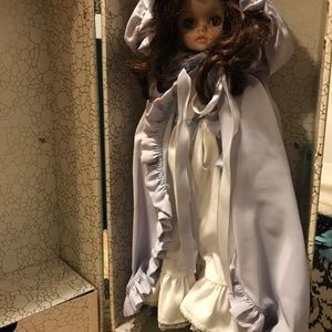 doll/FAO Swartz doll with trunk/clothes